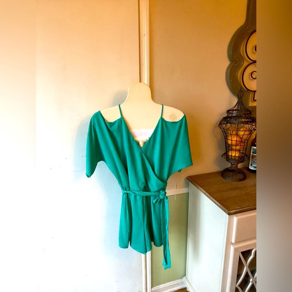 Premier Amour Jade romper shorts size 8
